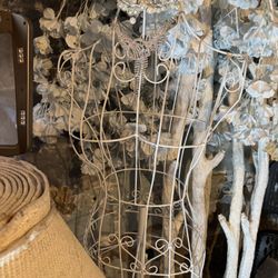 👗 Decorative Wire Dress Form Mannequin – Vintage Style