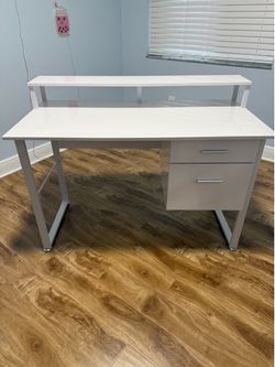 Computer desk with hutch