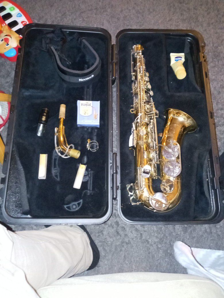 Bundy II Saxophone In Excellent Condition