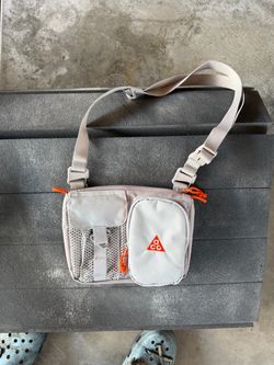 ACG daymax crossbody