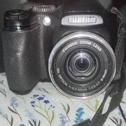 Fujifilm FinePix S800 8.0MP 