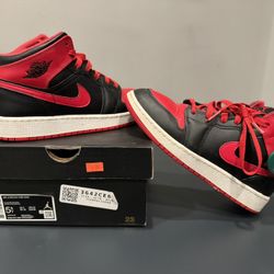 Air Jordan 1 Mid GS.  Size 5.5 US