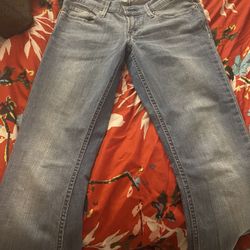 Women’s Levis 524