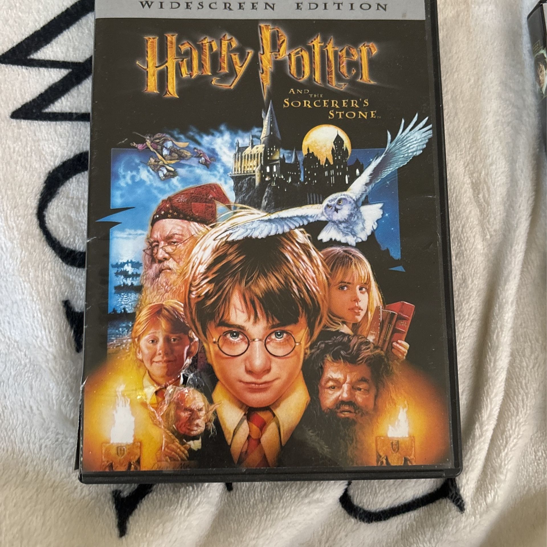 Harry Potter and the Sorcerer’s Stone (Widescreen Edition DVD)
