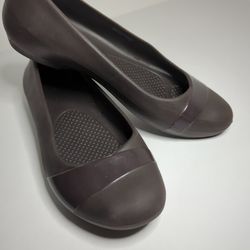 Crocs Gianna Ballet Flat Shoe Women's Size 9 Brown Rubber
