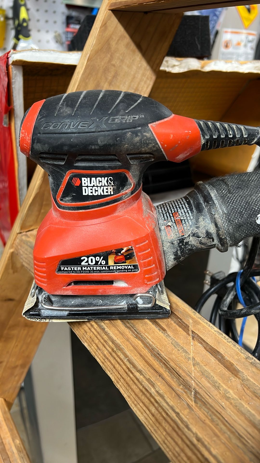BLACK & Decker Palm Sander 