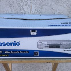 SEALED Panasonic VCR PV-V464S VHS Player / Recorder NEW IN BOX / Rare