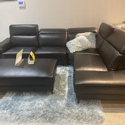 Rio Black Leather Sectional With Ottoman ** Ellenton Outlets ** In Stock ** $50 Down No Credit Needed 