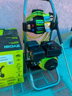 RYOBI
2900 PSI 2.5 GPM Cold Water Gas Pressure Washer with 212cc Carb Compliant
Engine
