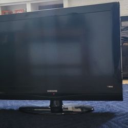 32" SAMSUNG TV