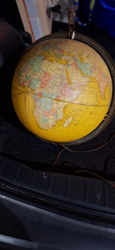 Vintage World Globe Lamp