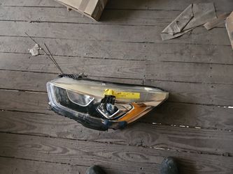 Left Headlamp Assy (used) 2018 Ford Escape