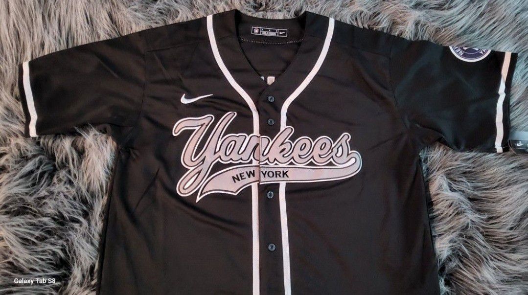 New York Yankees Jersey for Sale in North Las Vegas, NV - OfferUp