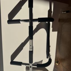 Door Pull Up Bar