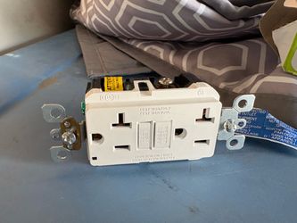 GFCI ELECTRICAL LEVITON OUTLET