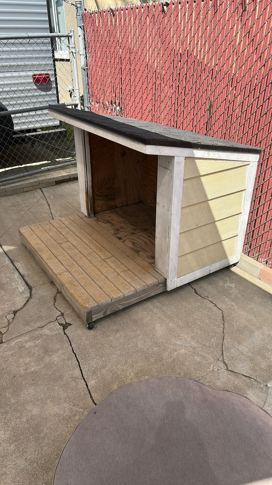 Free Dog Houses