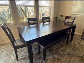 Cute Dining Room Table with leaf! Chairs, bench and cover included. Delivery available!