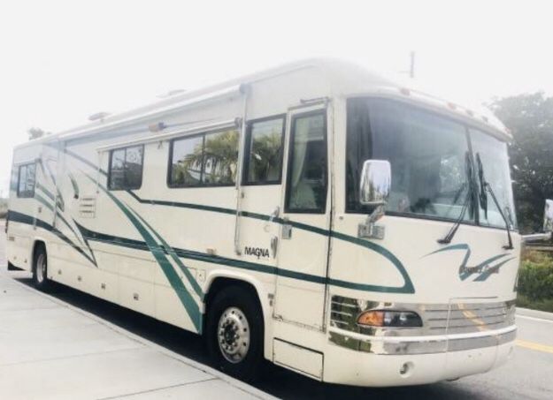 2001 Country coach Magna Diesel