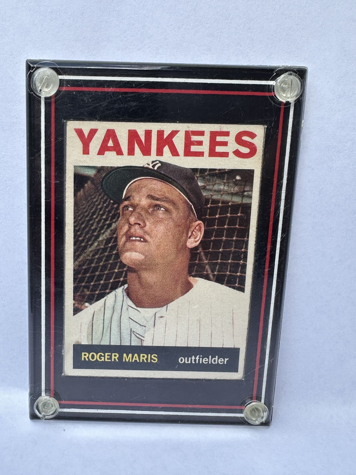 1963 Roger Maris #225 Baseball Card.  Nice!