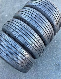 235 65 17 HANKOOK I'm selling this set of tires with 80% life left on all 4