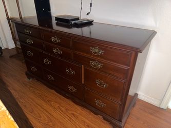 Dresser