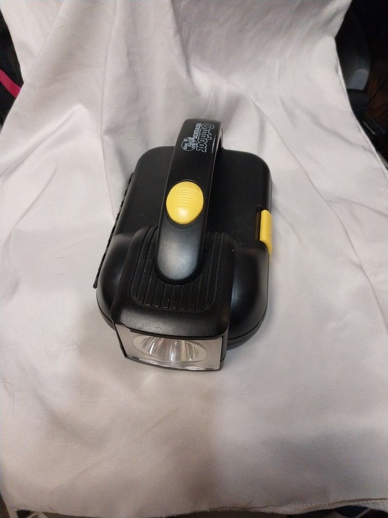 Flashlight W/ Built In Tool Kit