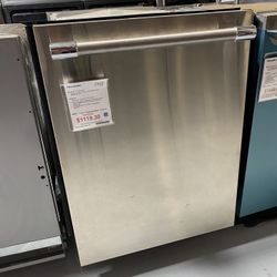 Thermador Stainless Steel 24” Professional Dishwasher 