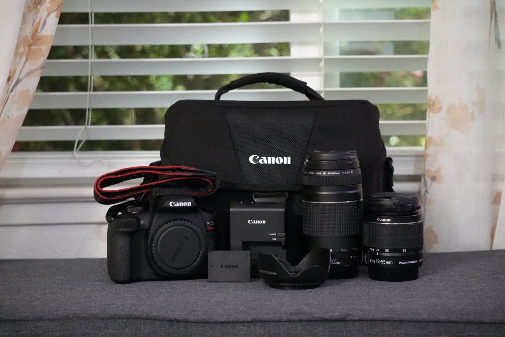 Canon EOS T7 Rebel