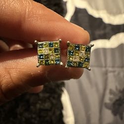 Men’s Diamond Earrings 10k
