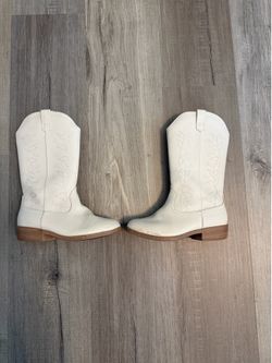Girl cowboy boots size 1