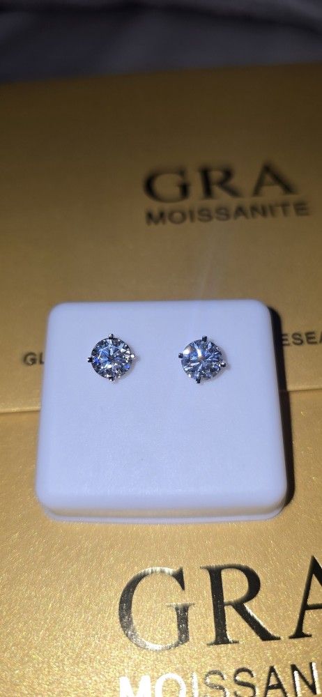 2 Carat Moissanite Studs