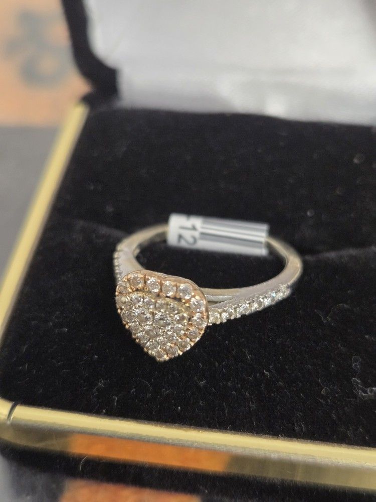 14kt Diamond Heart Cluster Ring