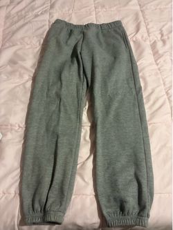 Grey sweatpants !