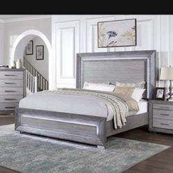 Brand New Elegant Wood Designed Queen Size Bed Set With Lighting 