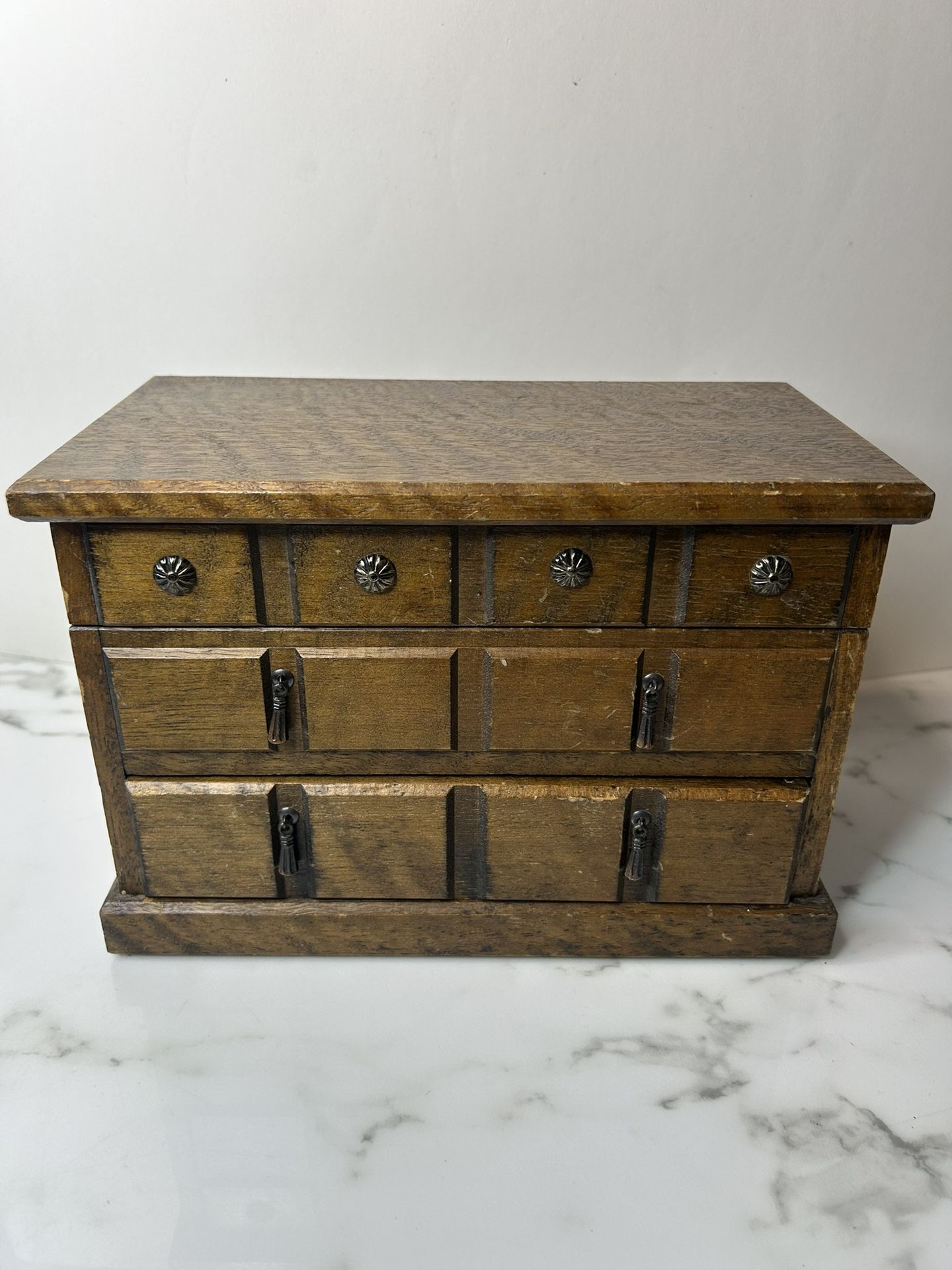 Vintage 1970s jewelry Box Brown With Yellow Felt