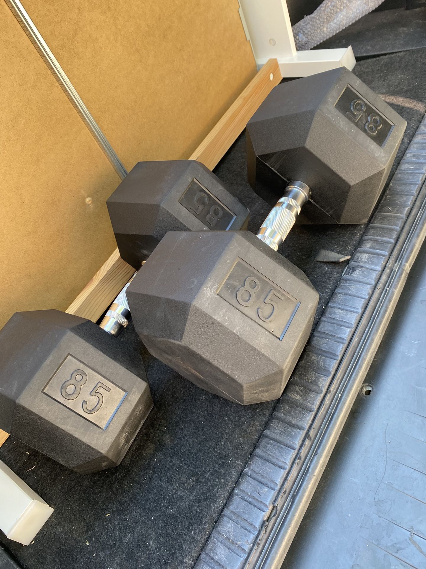 85 LB DUMBBELL