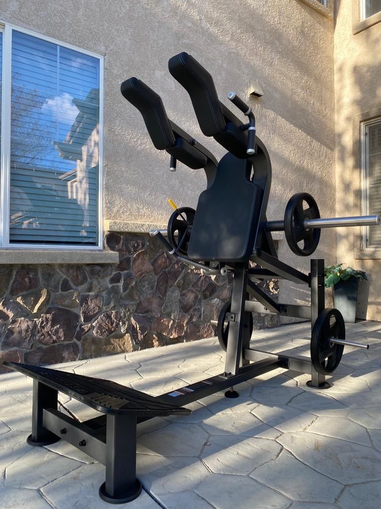 NEW V-squat Machine