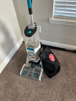 Carpet cleaning machine