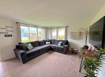 Large Gray Sectional Couch — Great Condition
