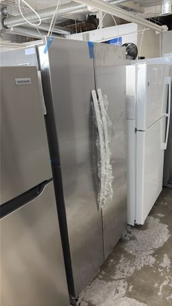 Whirlpool side by side fridge