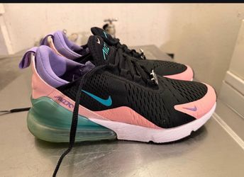 Women’s Nikes size 81/2