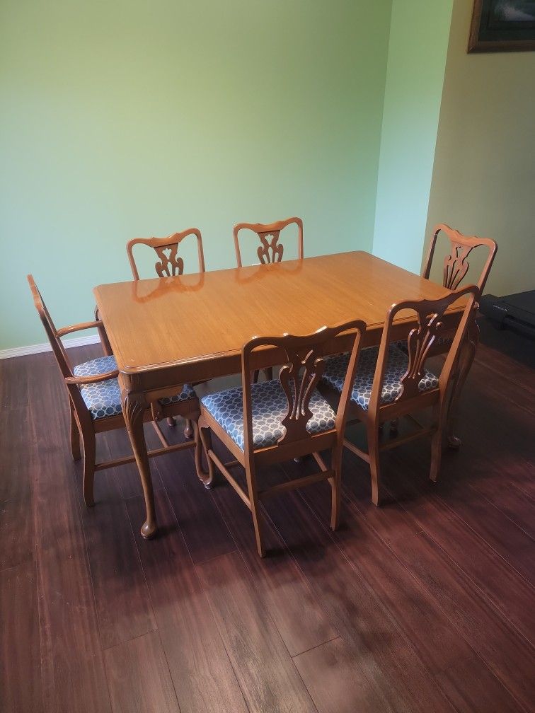 Dinning Room Table