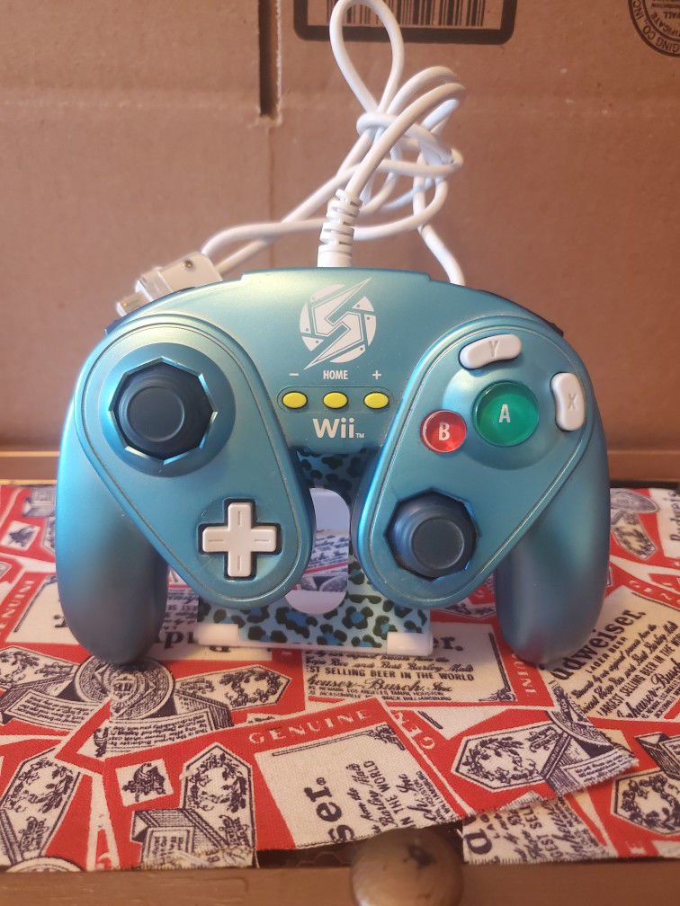Wii U Blue Suit Samus Classic Controller 