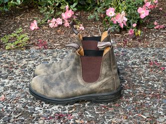 Blundstones Classic Chelsea boot Size 9