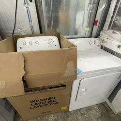 Kenmore Washer And Dryer Set In White New Open Box 