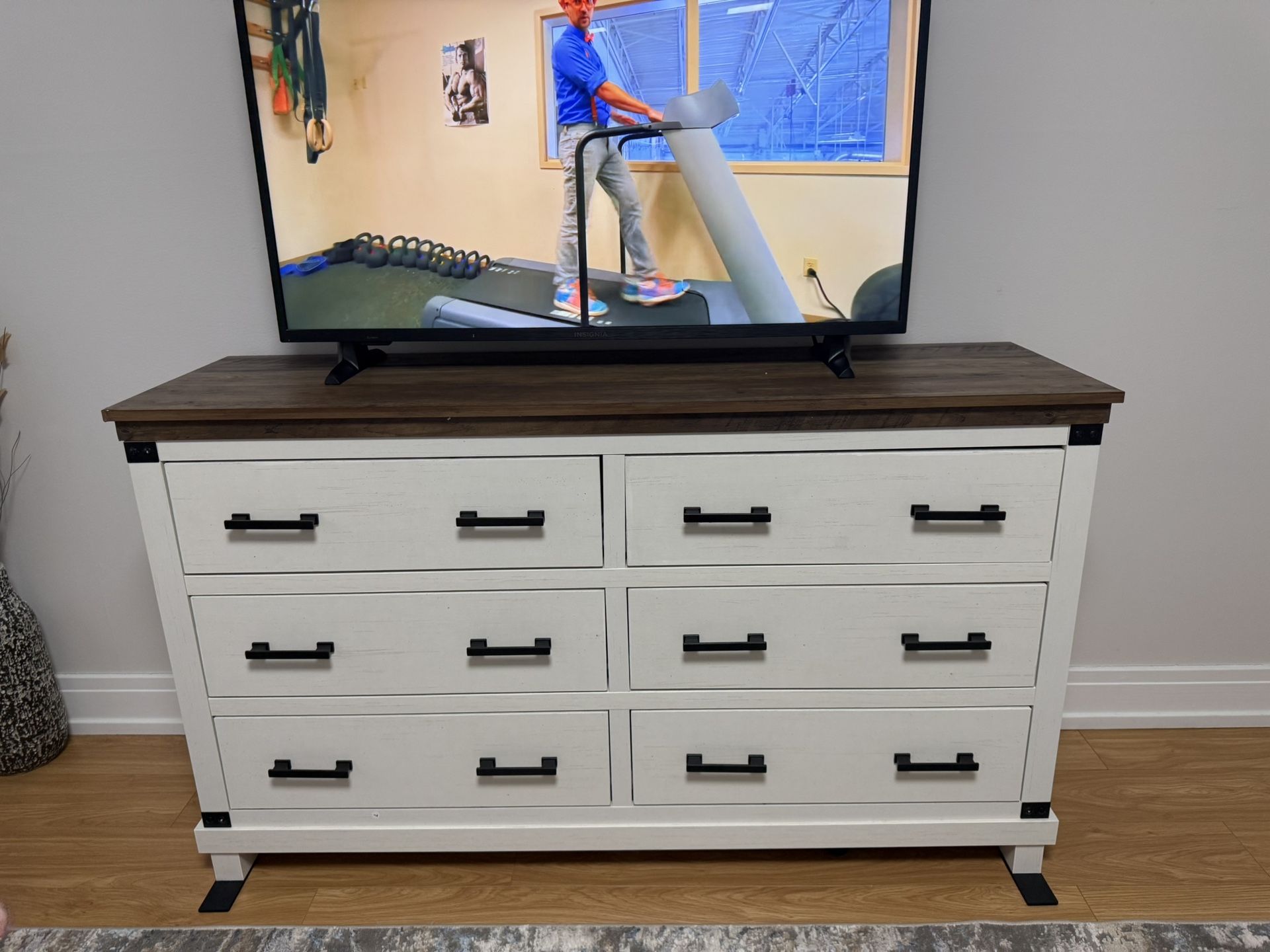 Dresser 54”