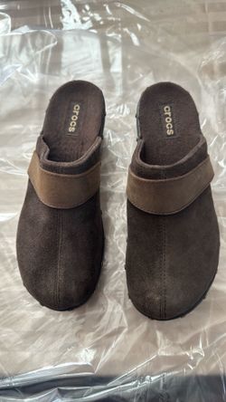 Women's suede brown clog-size 8