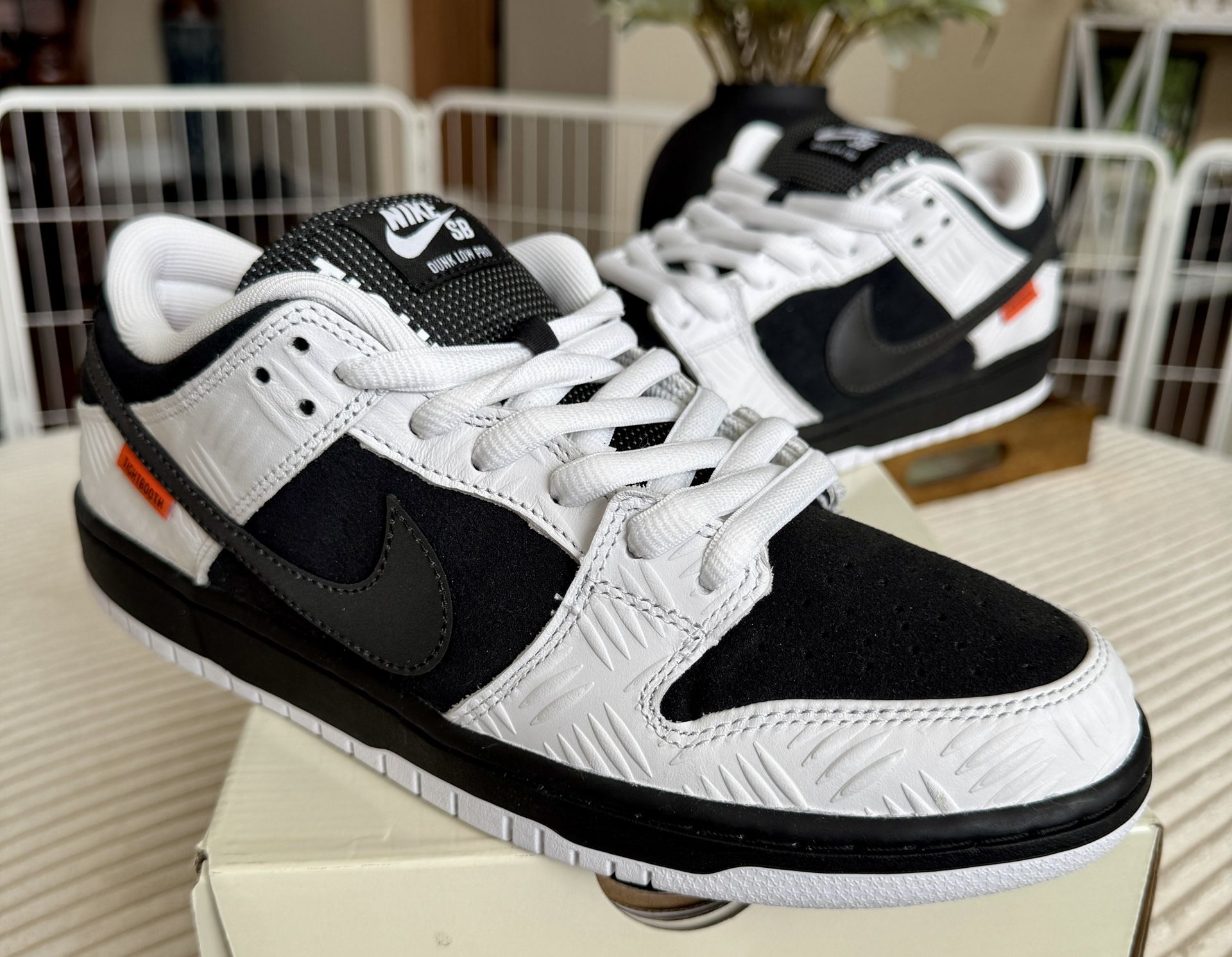 Size 9 Men - Nike SB Dunk Low Pro QS 'TightBooth' - FD2629-100 for