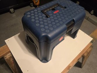 RUBBERMAID TOOL BOX, STEPSTOOL & SEAT