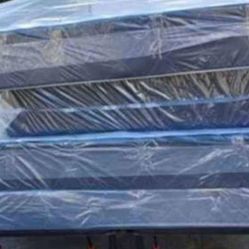Queen size new  box spring can deliver 